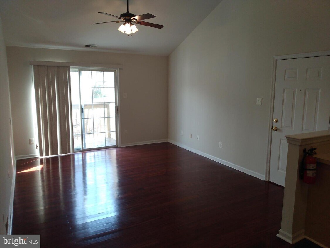 Primary Photo - 1336 Tristram Cir