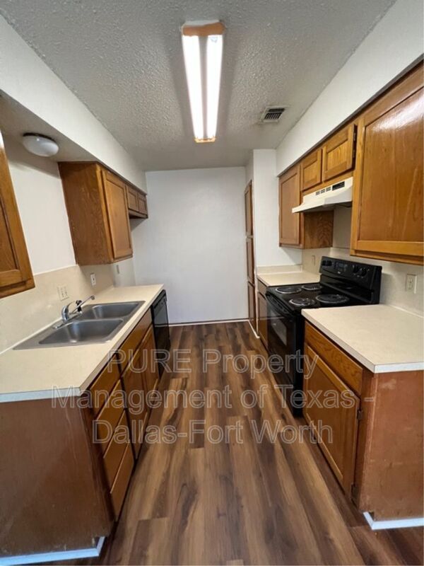 Building Photo - 321 Asbury Dr