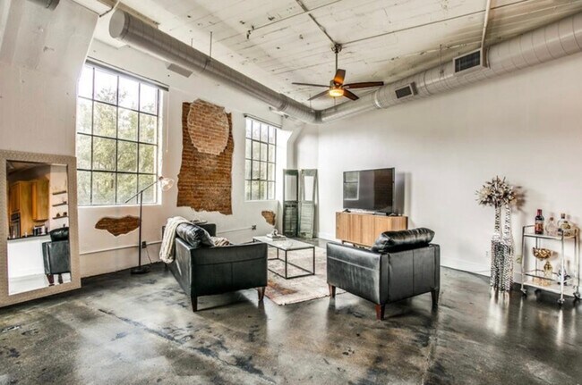 Foto del edificio - 2220 Canton St