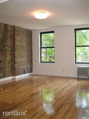 Building Photo - 508 E 11th St