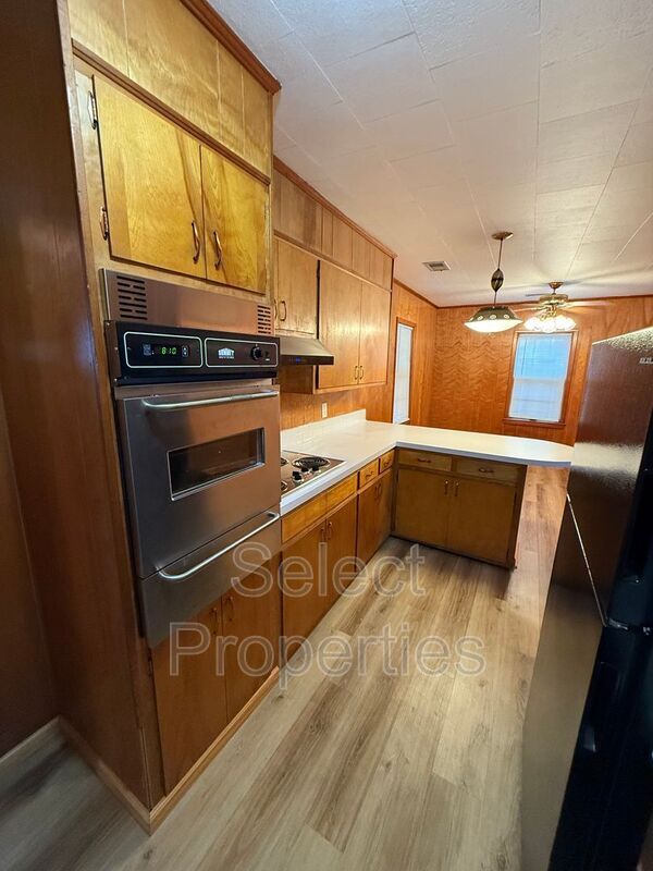 Foto del edificio - 1600 W Nettleton Ave