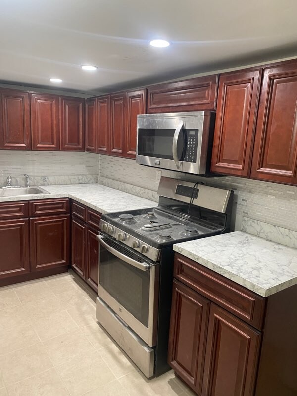 Foto principal - 122 Maplewood Ave