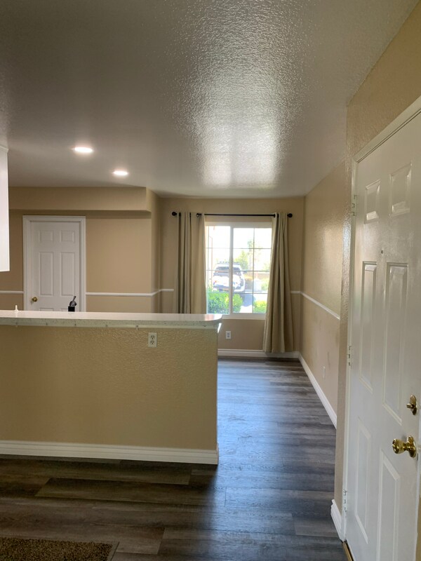 Foto del edificio - 1365 Crafton Ave