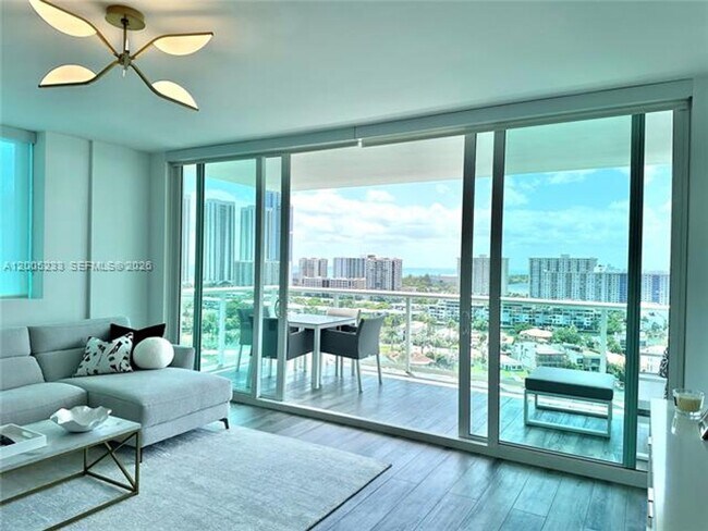 Foto del edificio - 400 Sunny Isles Blvd
