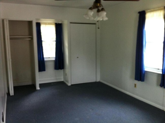 Building Photo - 31 Richman St