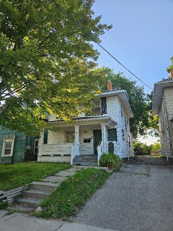 Foto del edificio - 412 W Saginaw St