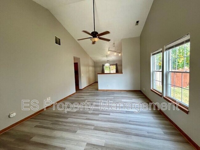 Foto del edificio - 5834 Blackley Ln