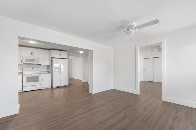 Foto del edificio - 4317 Birdwood St