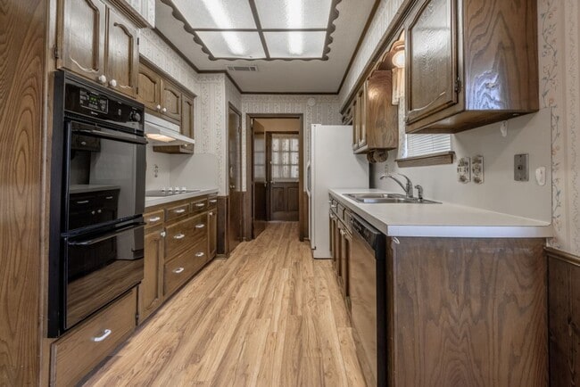 Foto del edificio - 14823 Stoneberg Ave