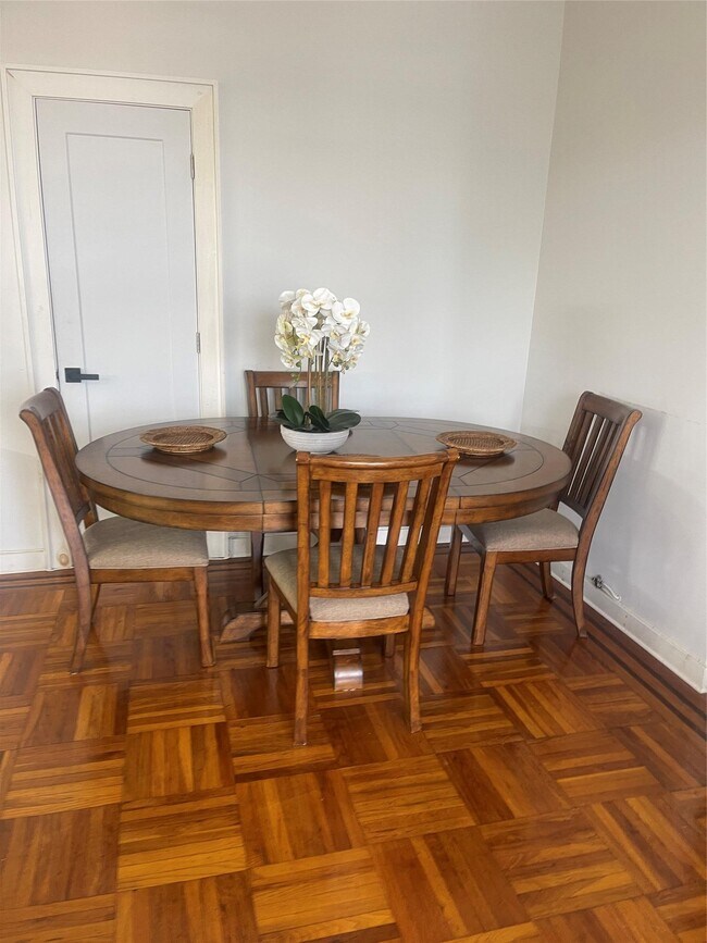 Foto del edificio - 97-52-9775 75th St