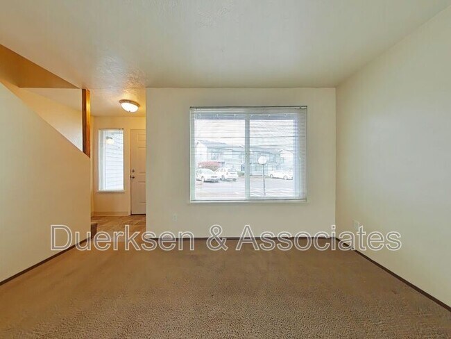 Building Photo - 2549 SW Pickford