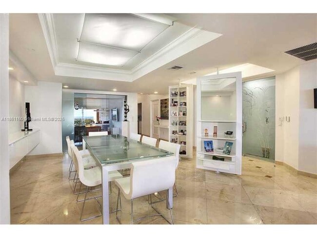 Building Photo - 799 Crandon Blvd