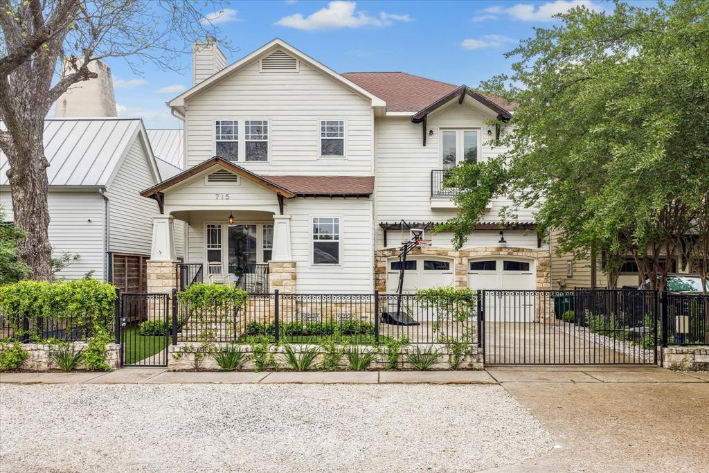 Foto principal - 715 E 9th St