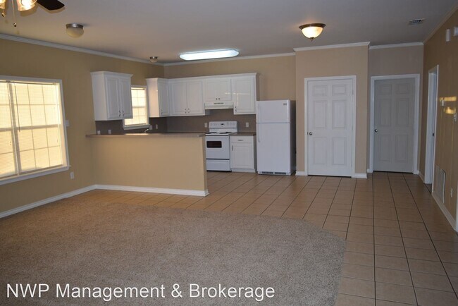 Foto del edificio - 2 br, 1 bath House - 804 West Main Street