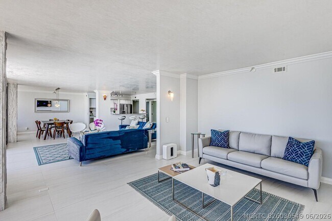 Building Photo - 5280 N Ocean Dr