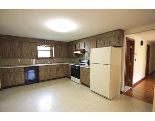 Building Photo - 16 Parsons St