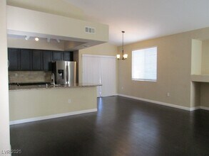 Building Photo - 9901 Trailwood Dr