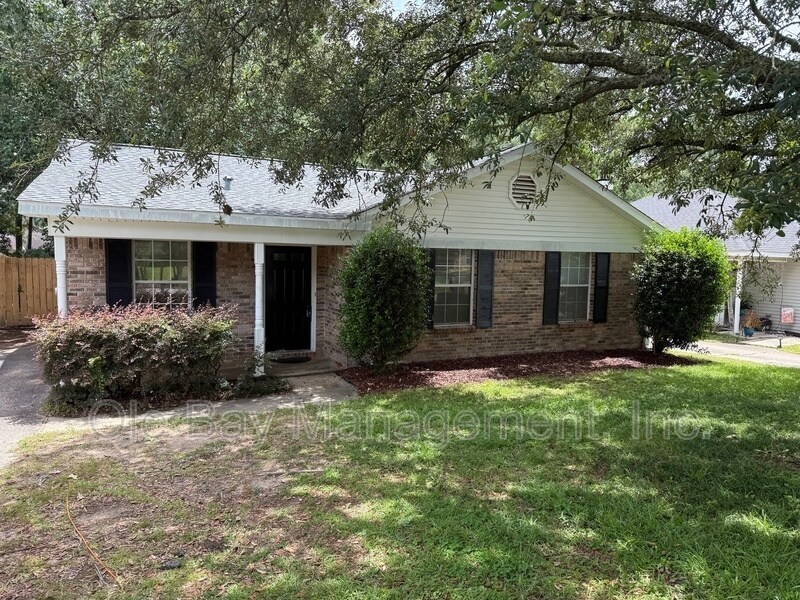 Foto principal - 6621 Heritage Woods Ct