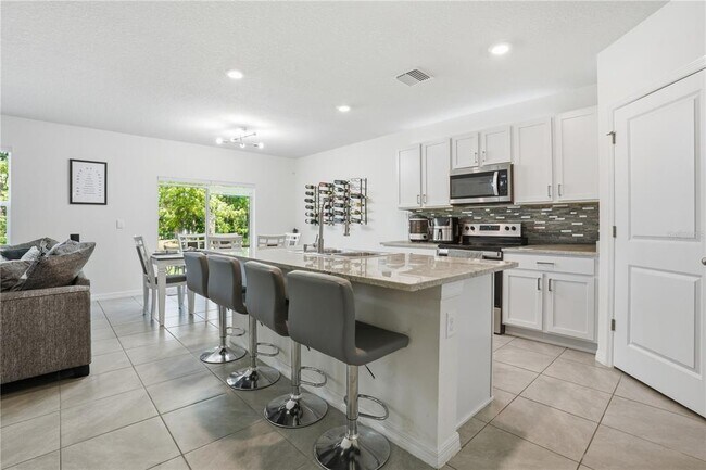 Foto del edificio - 37 Hickory Crse Cir