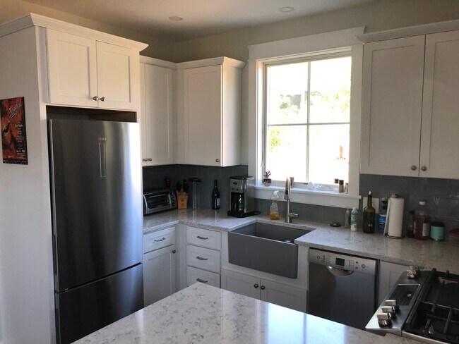 Building Photo - 7 Anemone Mews