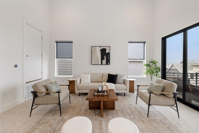 Foto del edificio - 6124 Florencia Ln