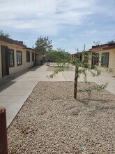 Building Photo - 1812 N 26th Pl