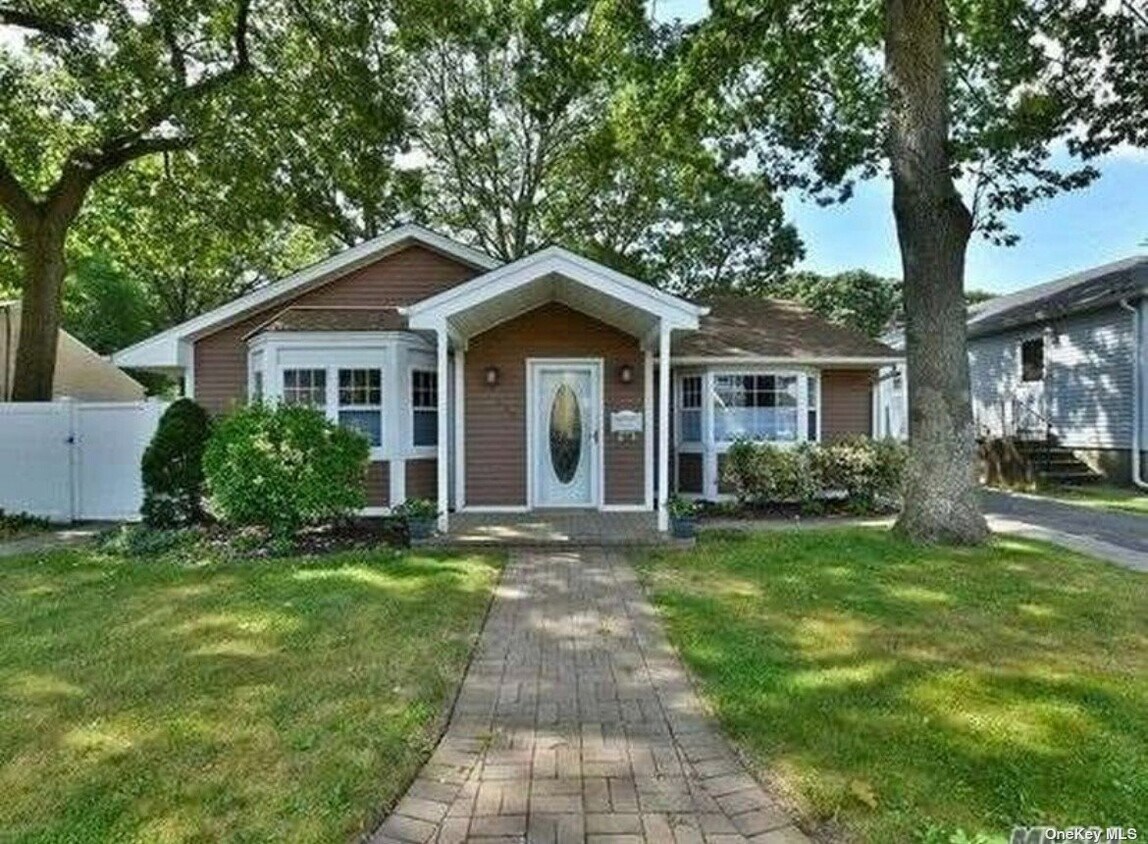 Foto principal - 230 Koehl St