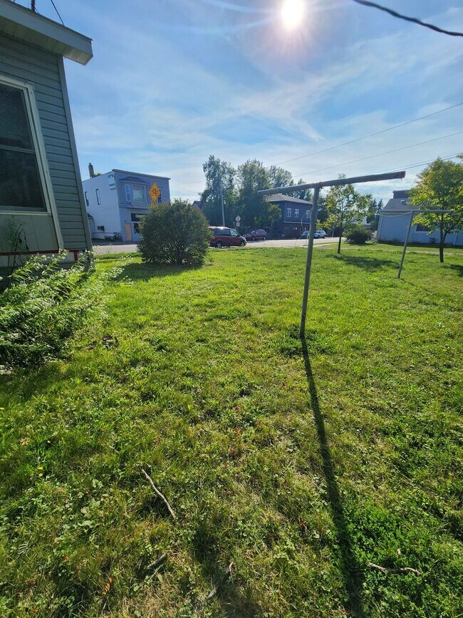 Building Photo - 131 S 56th Ave W