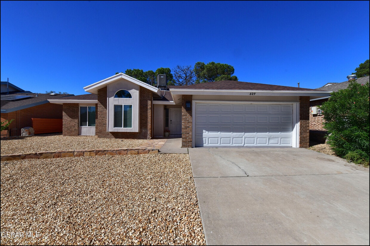 Primary Photo - 609 Bristol Dr