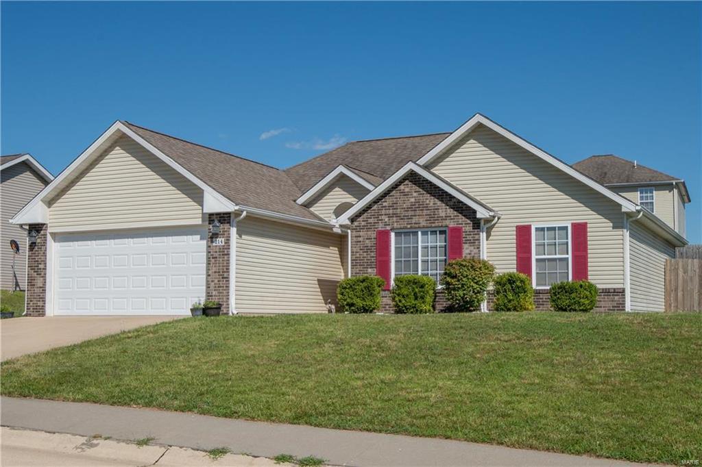 Primary Photo - Home in Pioneer Ridge – Pet Friendly & Min...