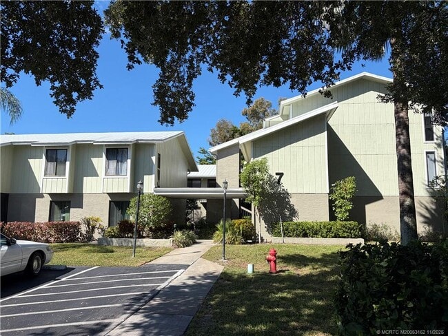 Building Photo - 800 NW Fork Rd