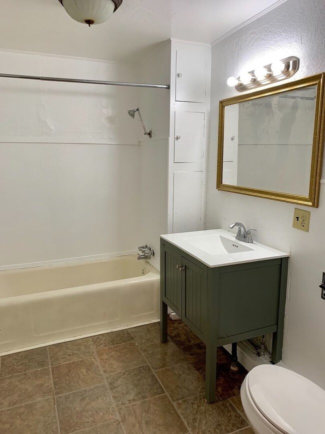 Foto del edificio - 2 br, 1 bath House - 825 E. Eufaula Street