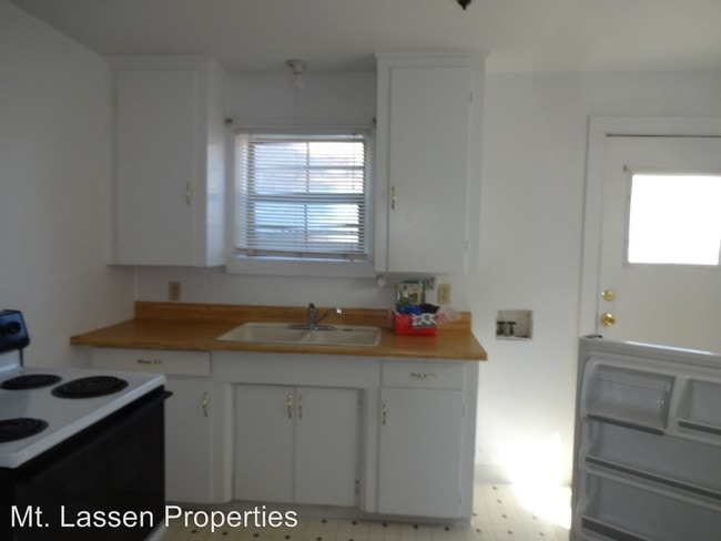 Building Photo - 1410 3rd St