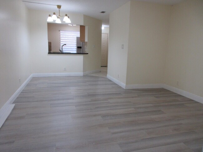 Foto del edificio - 9180 NW 40th St