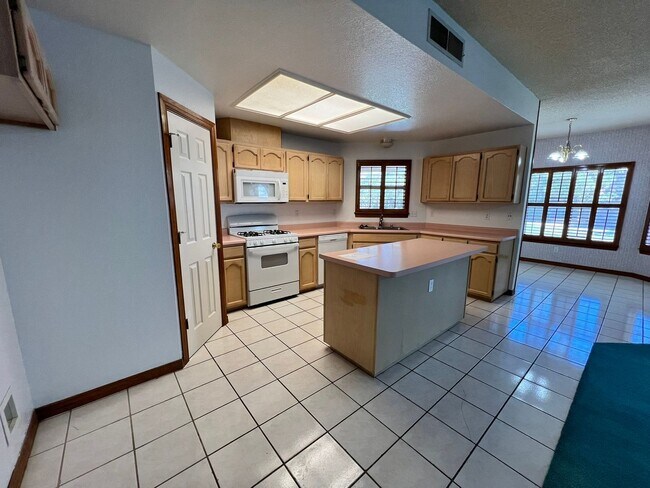 Foto del edificio - 6851 Rock Canyon Dr