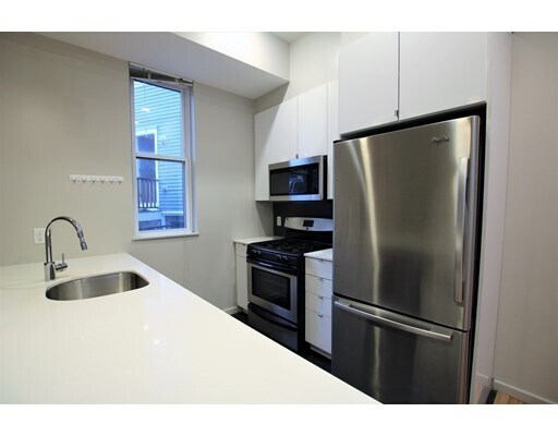 Foto del edificio - 55 Glenville Ave
