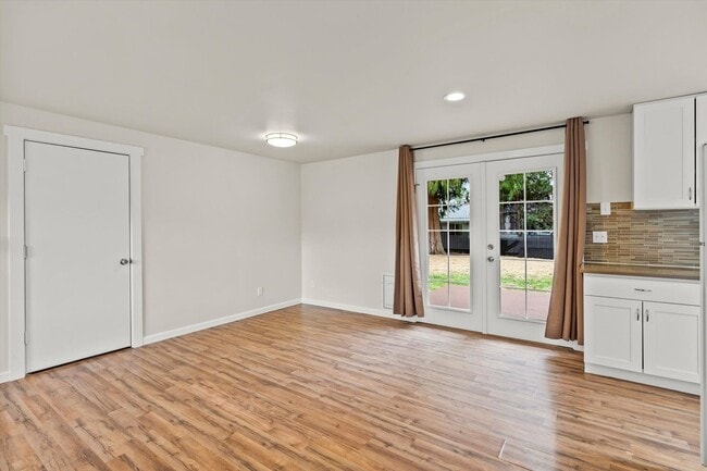 Photo - Well-Maintained Everett Rental with Functional Layout and Outdoor Space House