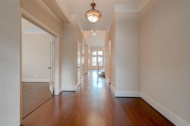 Building Photo - 10323 Hatcher Dr