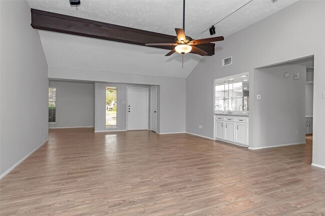 Building Photo - 2710 Green Fields Dr