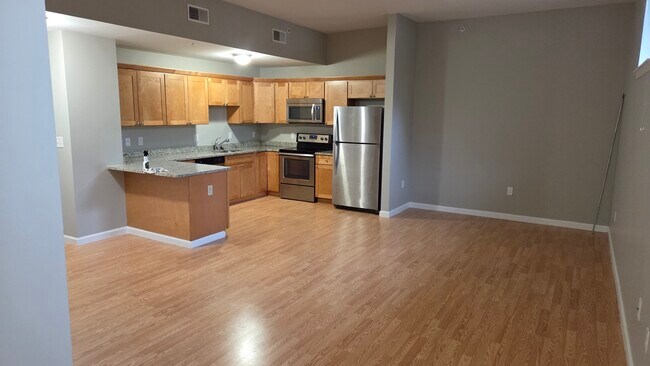 Cocina G104 - 81 Birch St