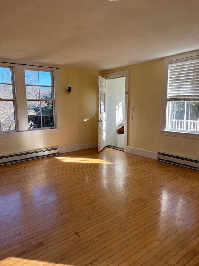 Living room - 148 Fitchburg Tpke