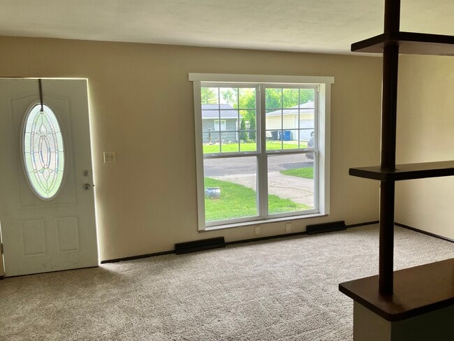Building Photo - 106 Village Dr