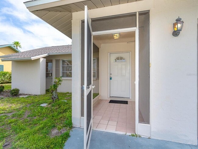 Building Photo - 1609 E Cypress Point Dr