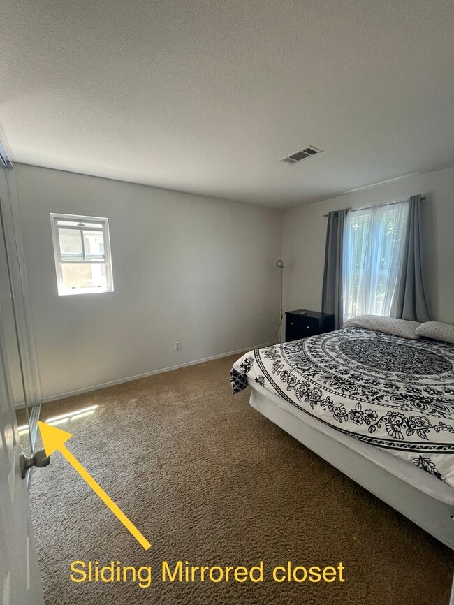 Foto del edificio - 2544 Kenwood Ct