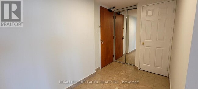 Building Photo - 260 Doris Ave