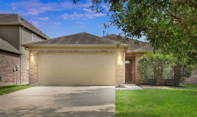 Foto del edificio - 15603 Walnut Leaf Ln