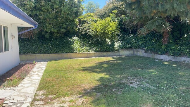 Foto del edificio - Beautiful 3 Bedroom, 2 Bathroom Home in Rancho Palos Verdes – Available in April!