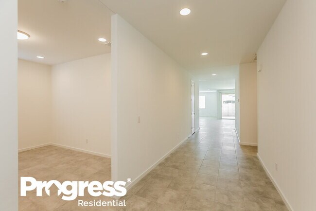 Building Photo - 11007 W Luxton Ln