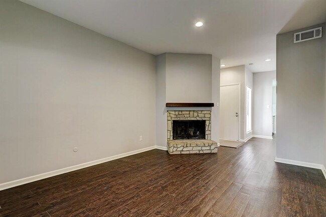 Foto del edificio - 5001 Lamonte Ln