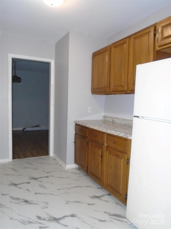 Foto del edificio - 4024 Rosehaven Dr